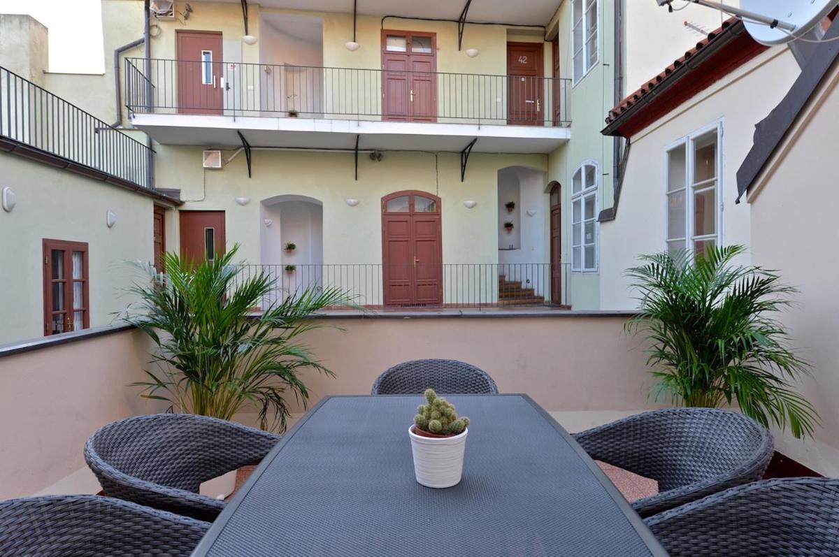 Eclectic Loft With Terrace Apartmán Praha