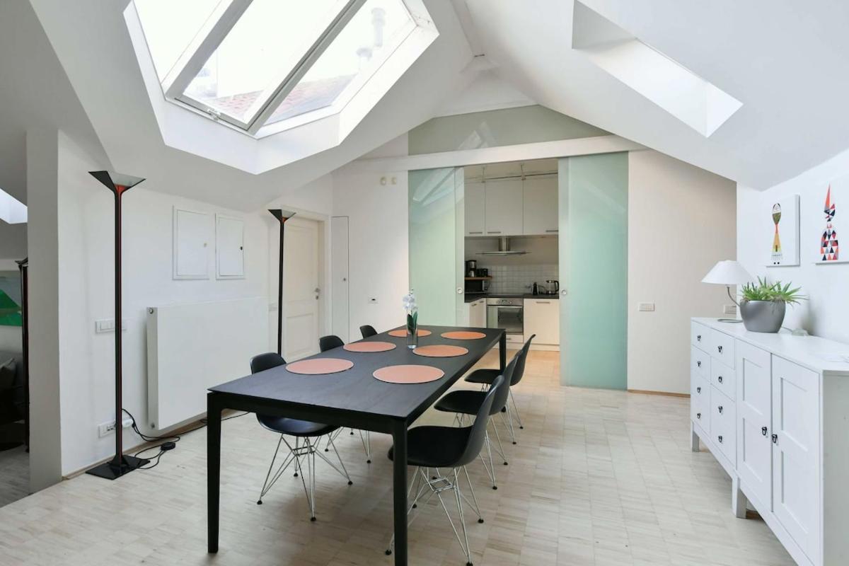 Eclectic Loft With Terrace Apartmán