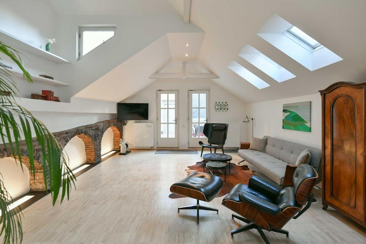 Eclectic Loft With Terrace *