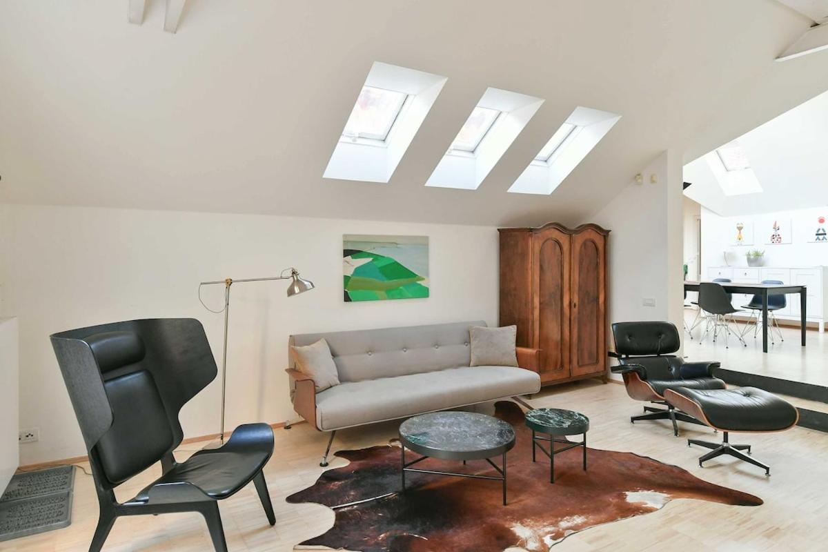 Eclectic Loft With Terrace Prag