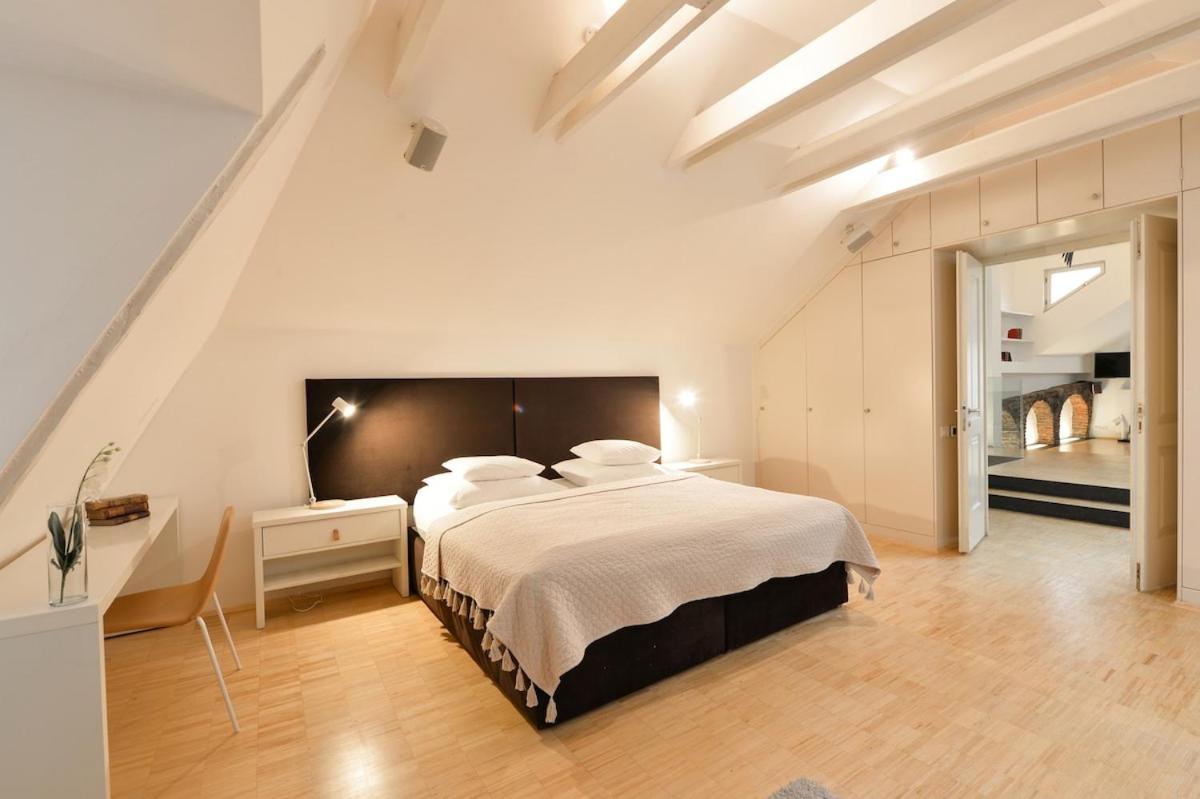 Eclectic Loft With Terrace Apartment *