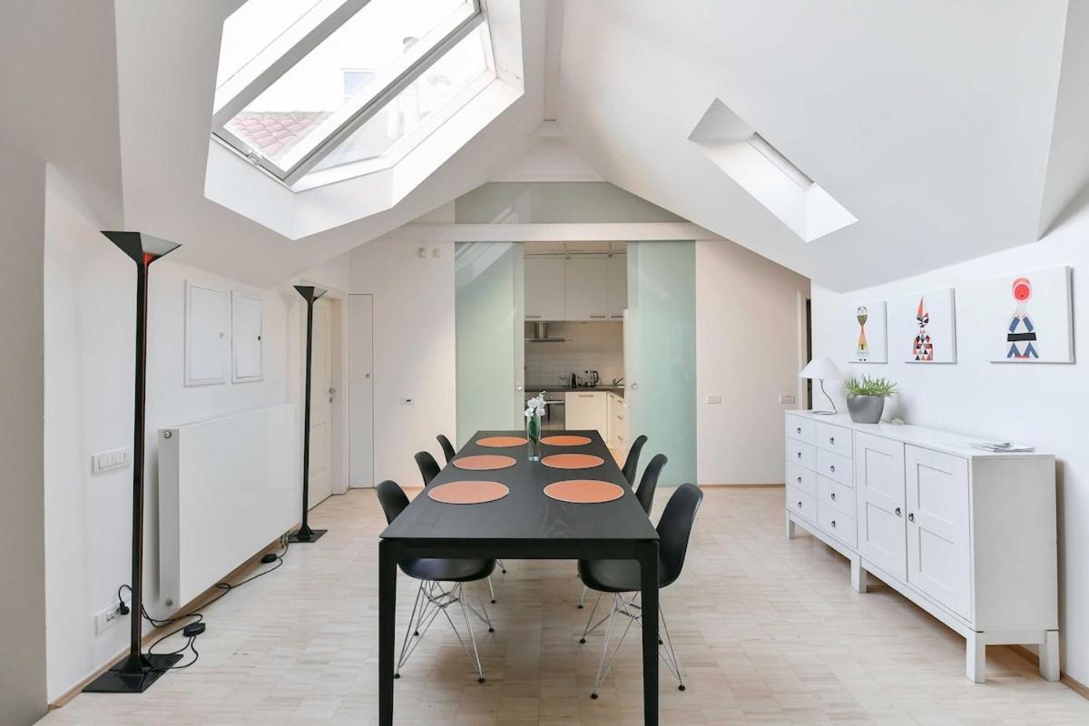 Eclectic Loft With Terrace * Prag