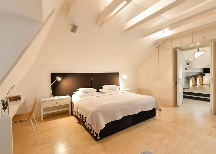 Eclectic Loft Royal Way