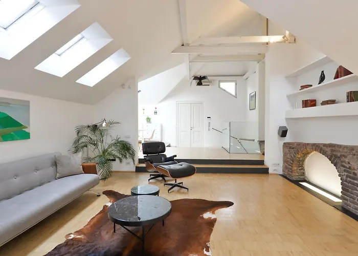 Eclectic Loft Royal Way